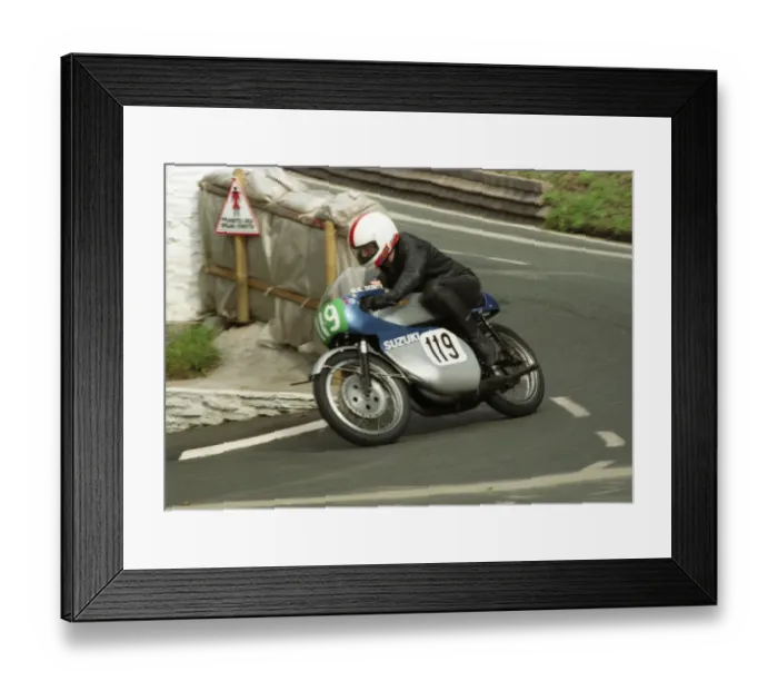 Framed Print : Bob Dowty (Suzuki) 1996 Lightweight Classic Manx Grand Prix Framed Print : Bob Dowty (Suzuki) 1996 Lightweight Classic Manx Grand Prix