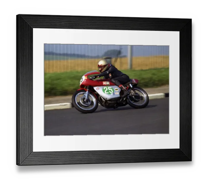 Framed Print : Dennis Rapley (Ducati) 1971 Lightweight Manx Grand Prix Framed Print : Dennis Rapley (Ducati) 1971 Lightweight Manx Grand Prix