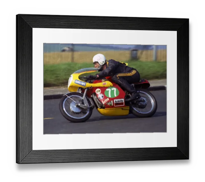 Framed Print : George Ridgeon (Greeves) 1971 Lightweight Manx Grand Prix Framed Print : George Ridgeon (Greeves) 1971 Lightweight Manx Grand Prix