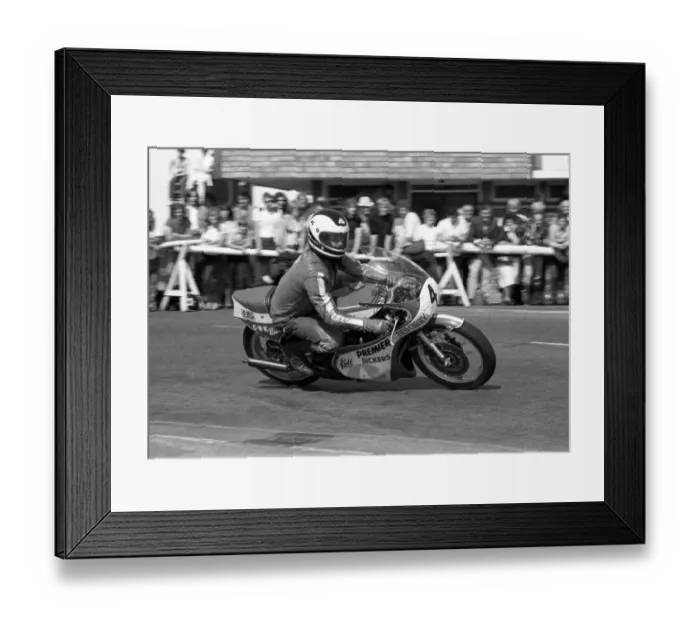 Framed Print : Fred Curry (Yamaha) 1981 Junior Manx Grand Prix Framed Print : Fred Curry (Yamaha) 1981 Junior Manx Grand Prix