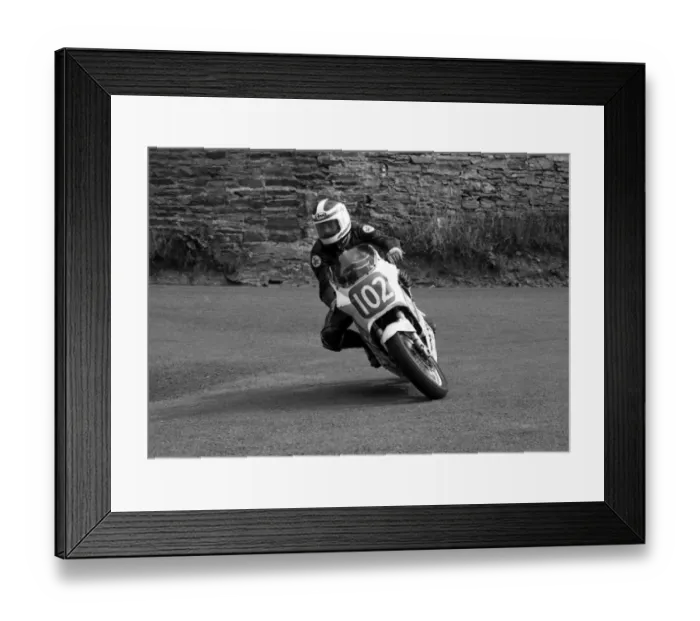 Framed Print : Philip Pennington (Suzuki) 1986 Newcomers Manx Grand Prix Framed Print : Philip Pennington (Suzuki) 1986 Newcomers Manx Grand Prix