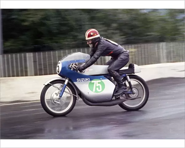 Frank Whiteway (Crooks Suzuki) 1967 Lightweight Manx Grand Prix