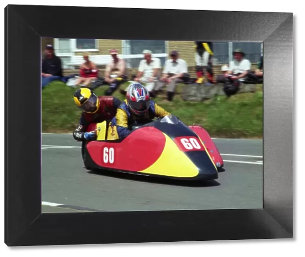 Guy Lowe & Barry Pepperell (Shelbourne Yamaha) 2002 Sidecar TT