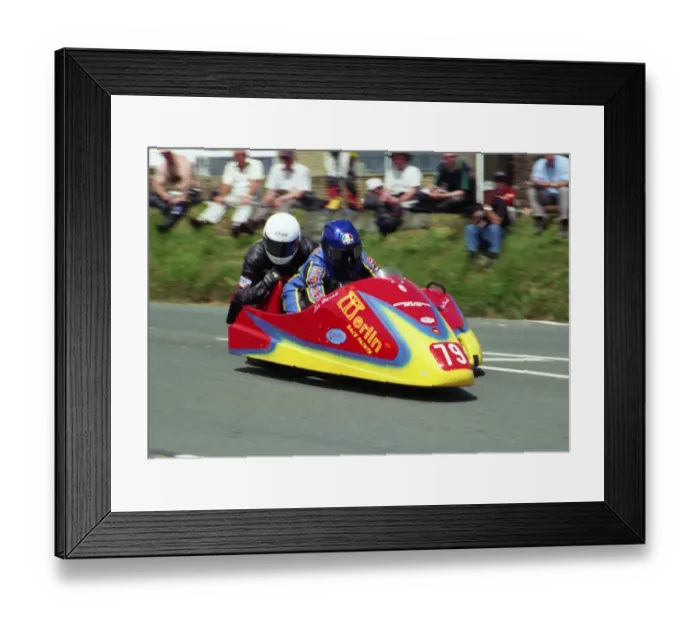 Framed Print : Les Harah & Carl McGurk (Jacobs Yamaha) 2002 Sidecar TT Framed Print : Les Harah & Carl McGurk (Jacobs Yamaha) 2002 Sidecar TT