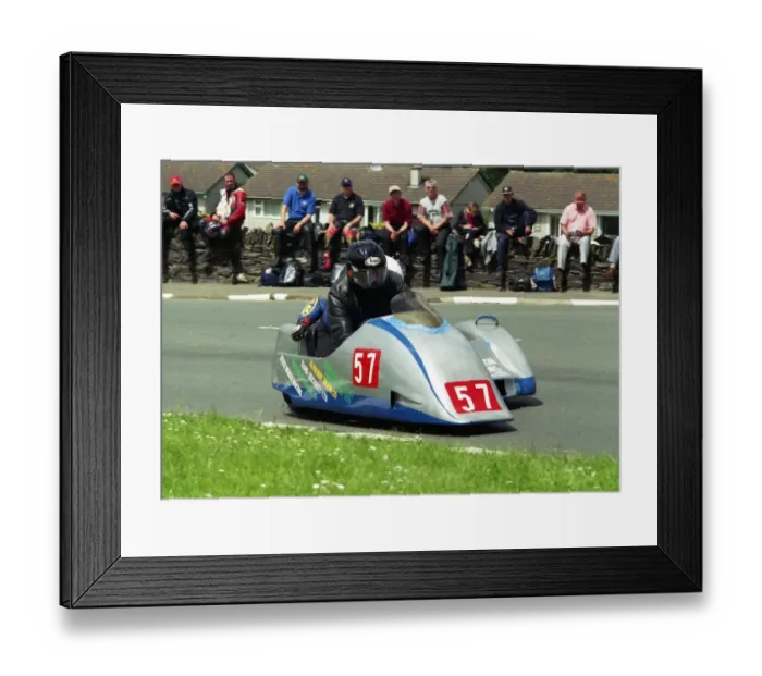 Framed Print : Dick Hawes & Eddy Kiff (Beale Ireson) 2002 Sidecar TT Framed Print : Dick Hawes & Eddy Kiff (Beale Ireson) 2002 Sidecar TT