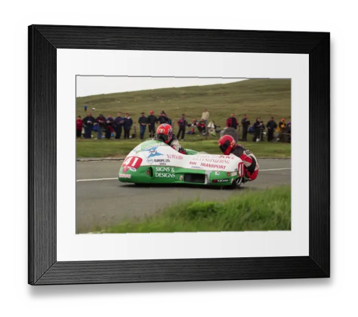 Framed Print : Brian Alflatt & Nick Moore (Baker) 2002 Sidecar TT Framed Print : Brian Alflatt & Nick Moore (Baker) 2002 Sidecar TT
