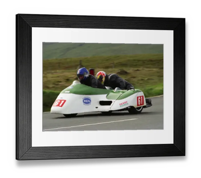 Framed Print : David Stone & Owen Dyke (Shand Yamaha) 2002 Sidecar TT Framed Print : David Stone & Owen Dyke (Shand Yamaha) 2002 Sidecar TT