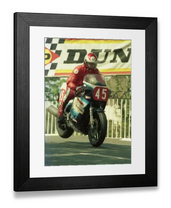 Framed Print : Steve Dowey (Suzuki) 1986 Production A TT Framed Print : Steve Dowey (Suzuki) 1986 Production A TT
