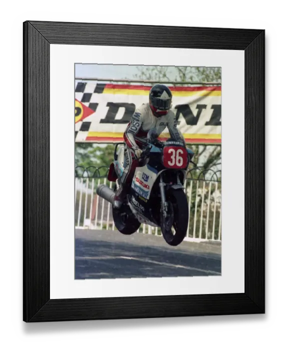 Framed Print : Colin Wilson (Suzuki) 1986 Production A TT Framed Print : Colin Wilson (Suzuki) 1986 Production A TT