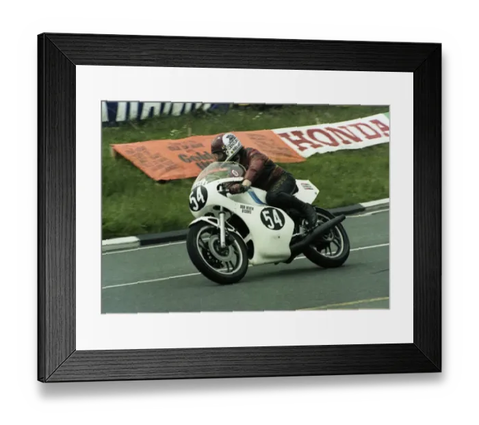 Framed Print : Mick Boddice (Yamaha) 1981 Formula 2 TT Framed Print : Mick Boddice (Yamaha) 1981 Formula 2 TT