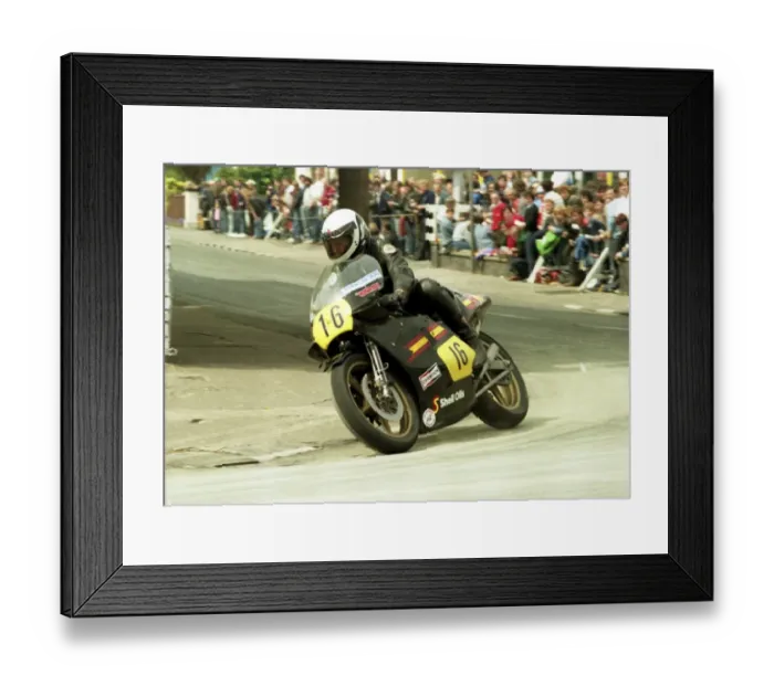 Framed Print : Sam McClements (Keen Suzuki) 1984 Senior TT Framed Print : Sam McClements (Keen Suzuki) 1984 Senior TT