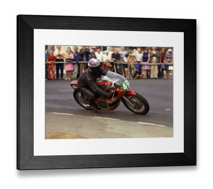Framed Print : Brian Robinson (Yamaha) 1975 Lightweight Manx Grand Prix Framed Print : Brian Robinson (Yamaha) 1975 Lightweight Manx Grand Prix