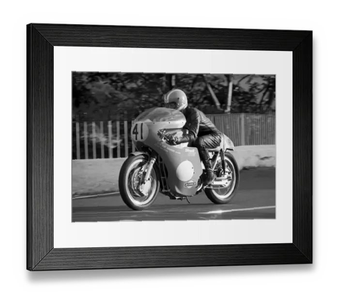 Framed Print : Chris Bladon (Seeley) 1975 Senior Manx Grand Prix Framed Print : Chris Bladon (Seeley) 1975 Senior Manx Grand Prix