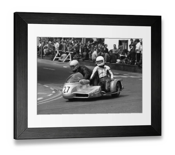 Framed Print : Barrie Moran & Ron Hardy (MB Konig) 1980 Sidecar TT Framed Print : Barrie Moran & Ron Hardy (MB Konig) 1980 Sidecar TT