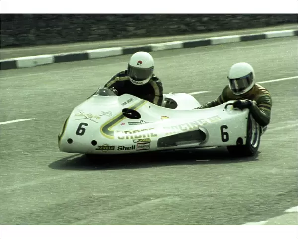 Dave Saville & Simon Birchall (Sabre Yamaha) 1980 Sidecar TT