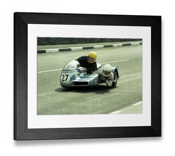 Framed Print : Barrie Moran & Ron Hardy (M B Konig) 1980 Sidecar TT
