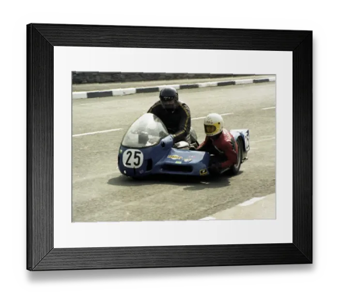 Framed Print : Derek Plummer & Roger Tomlinson (Kawasaki) 1980 Sidecar TT Framed Print : Derek Plummer & Roger Tomlinson (Kawasaki) 1980 Sidecar TT