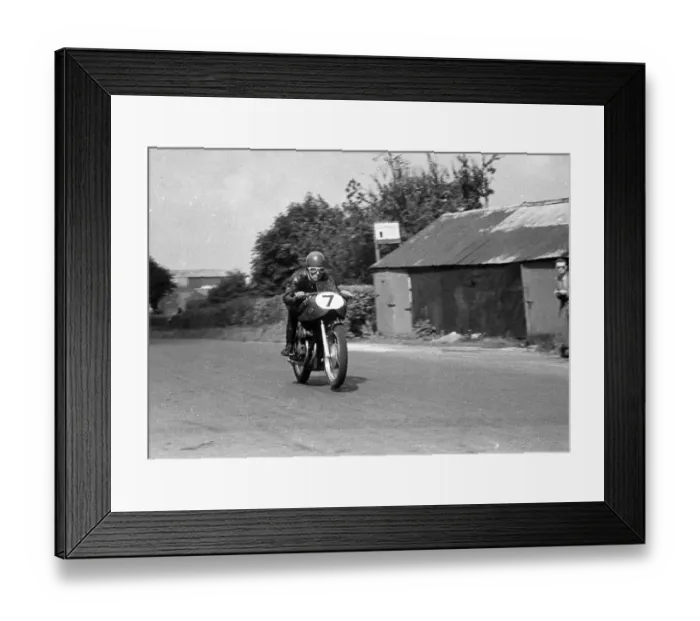 Framed Print : Guiseppe Colnago (Gilera) 1952 Senior Ulster Grand Prix