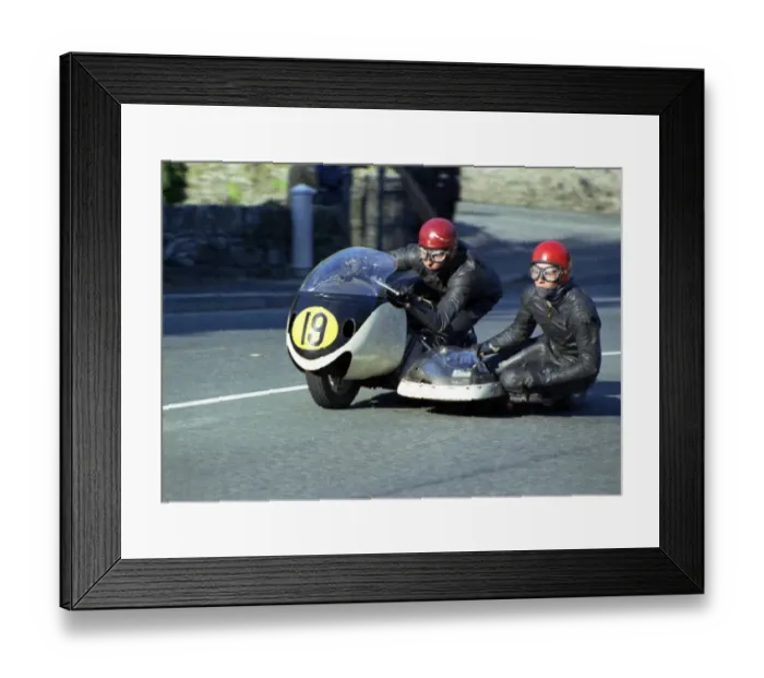 Framed Print : Gordon Fox & M Sanderson (Triumph) 1969 750 Sidecar TT Framed Print : Gordon Fox & M Sanderson (Triumph) 1969 750 Sidecar TT