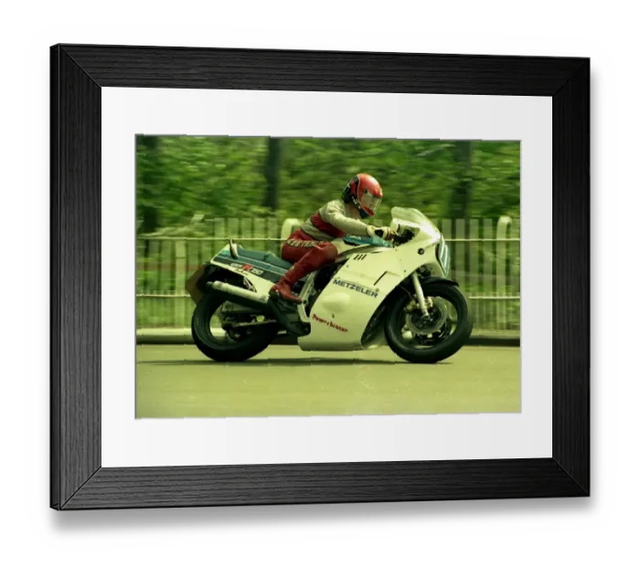Framed Print : Phil Kneen (Suzuki) 1986 Production B TT