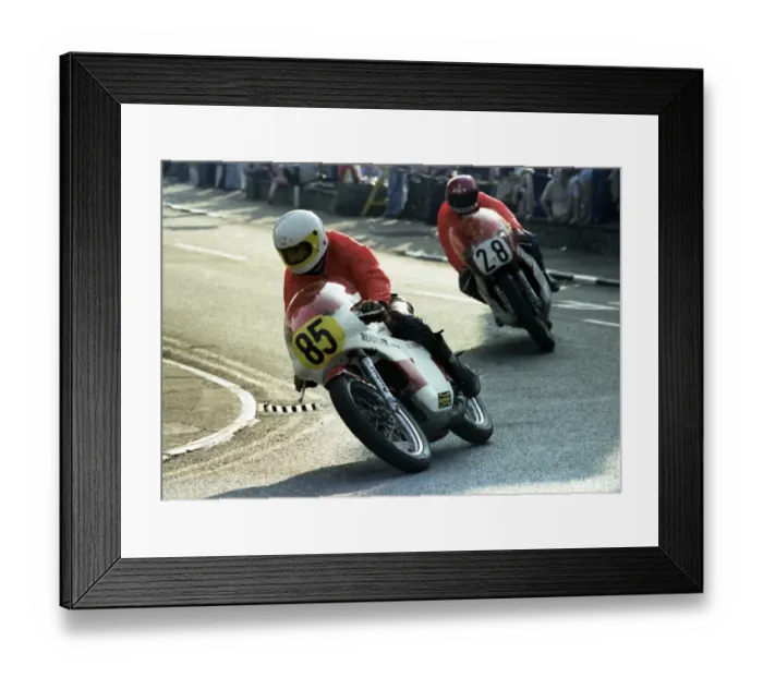 Framed Print : Mike Adler (Yamaha) 1978 Senior TT Framed Print : Mike Adler (Yamaha) 1978 Senior TT