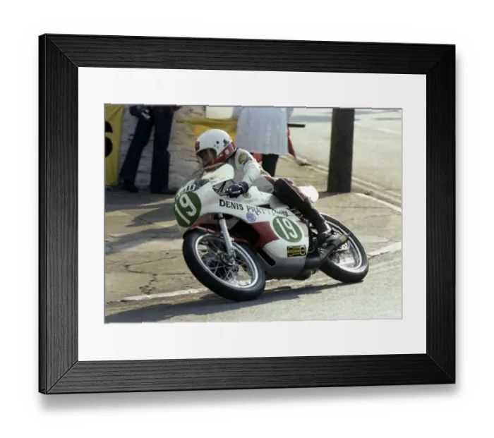 Framed Print : Steve Tonkin (Pratt Yamaha) 1978 Junior TT Framed Print : Steve Tonkin (Pratt Yamaha) 1978 Junior TT