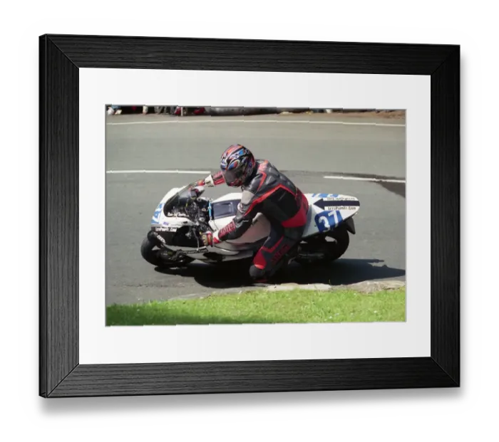 Framed Print : Jeff Tansley (Suzuki) 2002 Junior 600 TT Framed Print : Jeff Tansley (Suzuki) 2002 Junior 600 TT