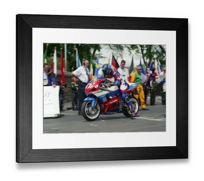 Framed Print : John Richards (Suzuki) 2002 Production 1000 TT Framed Print : John Richards (Suzuki) 2002 Production 1000 TT