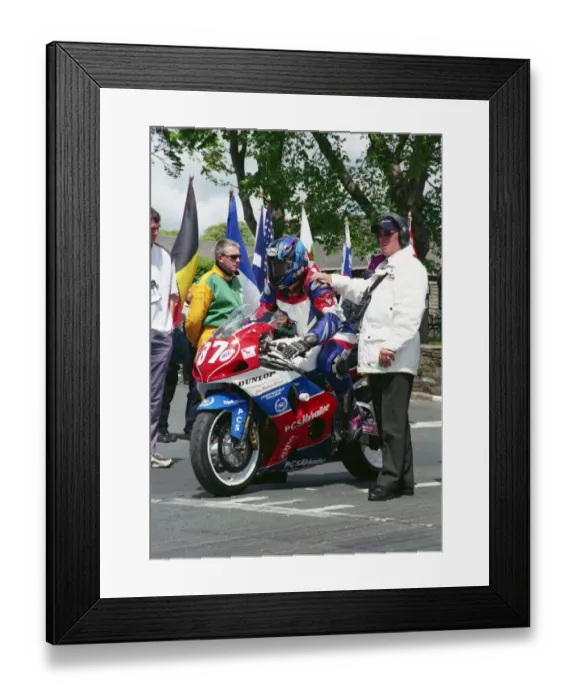 Framed Print : John Richards (Suzuki) 2002 Production 1000 TT Framed Print : John Richards (Suzuki) 2002 Production 1000 TT