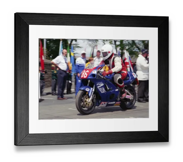 Framed Print : Pete Lovell (Suzuki) 2002 Production 1000 TT Framed Print : Pete Lovell (Suzuki) 2002 Production 1000 TT