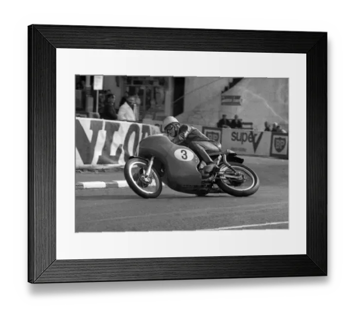 Framed Print : Oops! John Findlay (Norton) 1966 Senior Manx Grand Prix