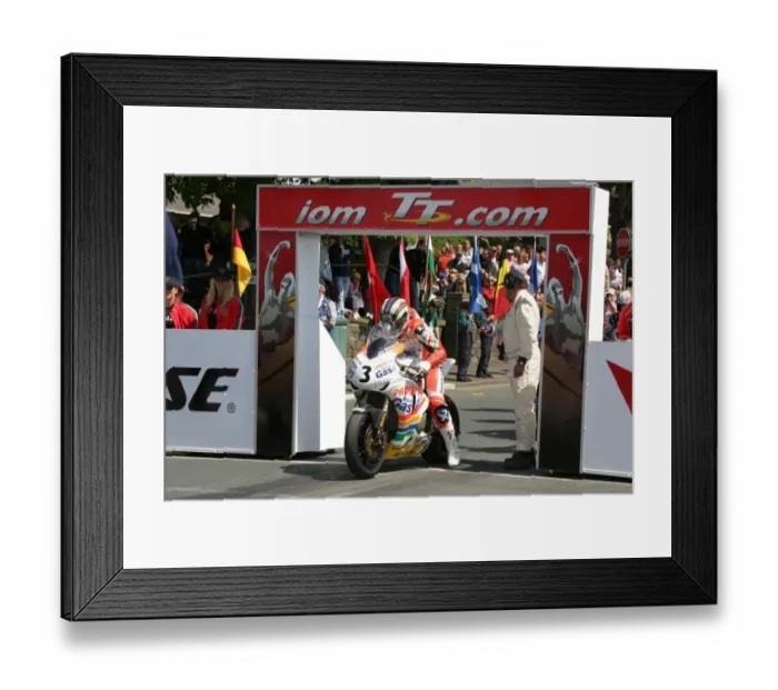 Framed Print : John McGuinness (Padgett Honda) 2008 Senior TT Framed Print : John McGuinness (Padgett Honda) 2008 Senior TT