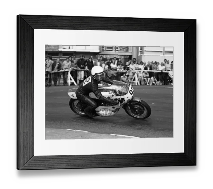 Framed Print : Tony Randle (Yamaha) 1975 Junior Manx Grand Prix Framed Print : Tony Randle (Yamaha) 1975 Junior Manx Grand Prix