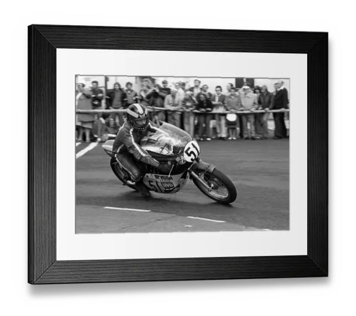 Framed Print : Brian Peters (Yamaha) 1975 Senior Manx Grand Prix Framed Print : Brian Peters (Yamaha) 1975 Senior Manx Grand Prix