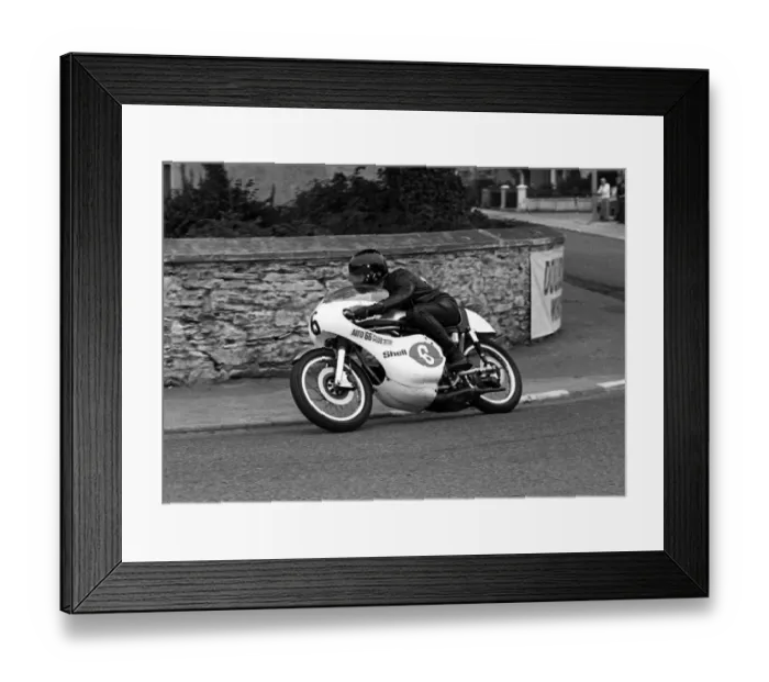 Framed Print : Peter Sharpe (Yamsel) 1973 Lightweight Manx Grand Prix Framed Print : Peter Sharpe (Yamsel) 1973 Lightweight Manx Grand Prix