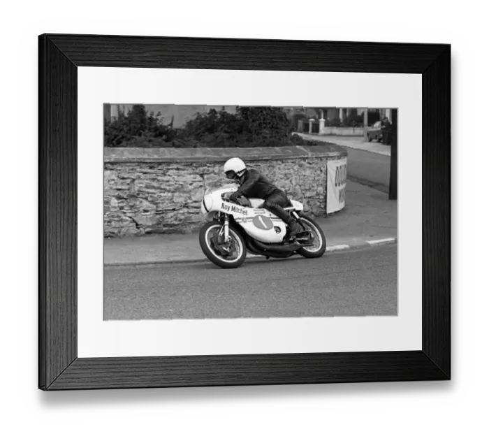 Framed Print : Hugh Mitchell (Yamaha) 1973 Lightweight Manx Grand Prix Framed Print : Hugh Mitchell (Yamaha) 1973 Lightweight Manx Grand Prix