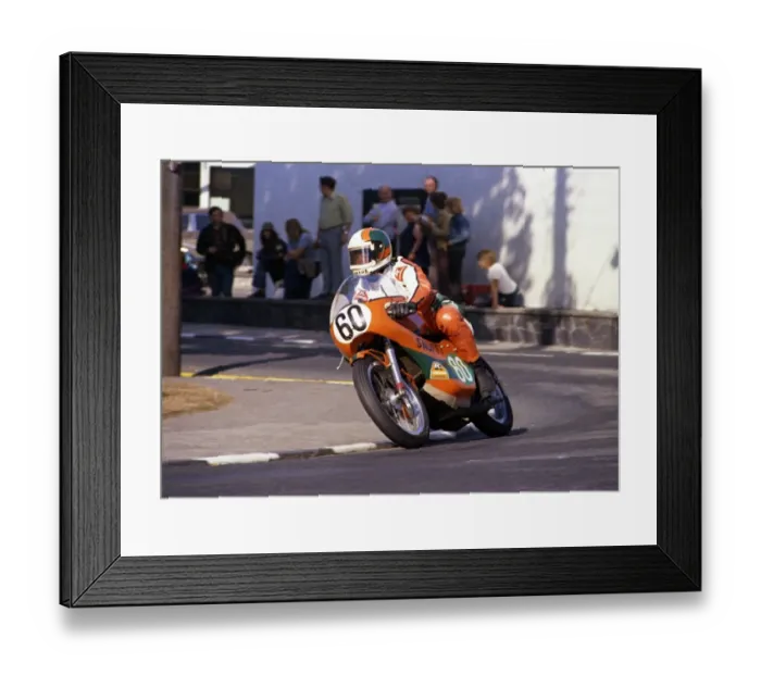 Framed Print : Stephen Snuffy Davies (Yamaha) 1975 Lightweight Manx Grand Prix