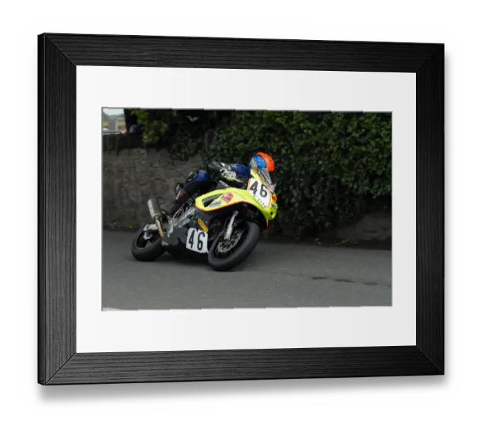 Framed Print : Mike Minns (Suzuki) 2010 Southern 100 Framed Print : Mike Minns (Suzuki) 2010 Southern 100