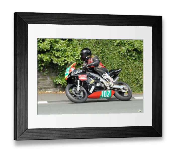 Framed Print : Billy Cummins (Suzuki) 2010 Ultra Lightweight Manx Grand Prix Framed Print : Billy Cummins (Suzuki) 2010 Ultra Lightweight Manx Grand Prix