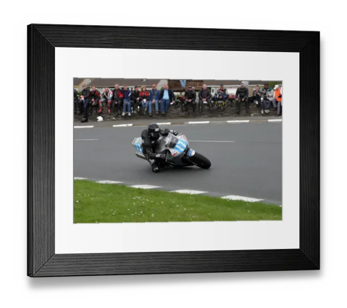 Framed Print : Chris Heath (Yamaha) 2003 Junior TT Framed Print : Chris Heath (Yamaha) 2003 Junior TT