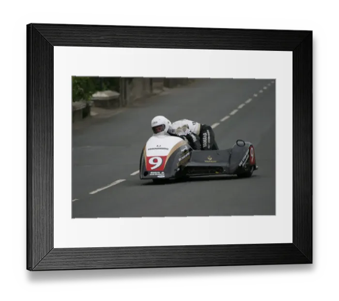 Framed Print : Nick Crowe & Darren Hope (Ireson) 2003 Sidecar TT Framed Print : Nick Crowe & Darren Hope (Ireson) 2003 Sidecar TT