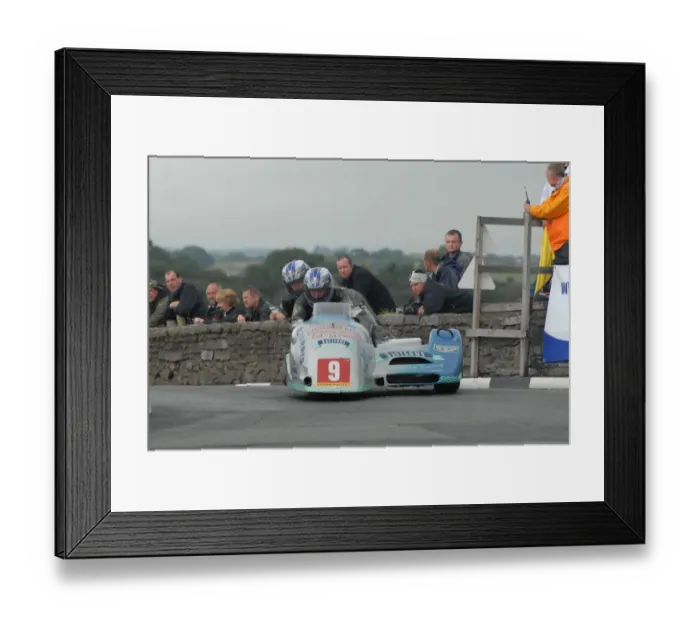 Framed Print : Neil Kelly & Jason O Connor (Ireson Harris Honda) 2007 Southern 100 Framed Print : Neil Kelly & Jason O Connor (Ireson Harris Honda) 2007 Southern 100