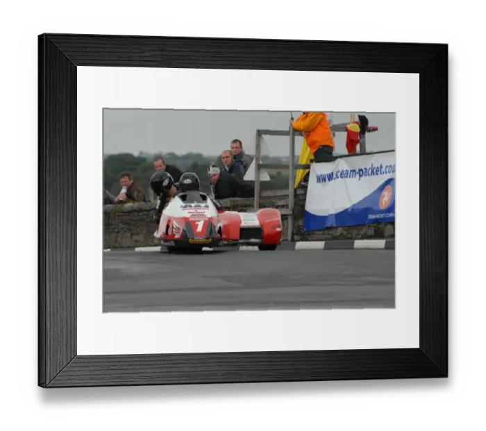 Framed Print : Nick Crowe & Dan Sayle (LCR Honda) 2007 Southern 100 Framed Print : Nick Crowe & Dan Sayle (LCR Honda) 2007 Southern 100