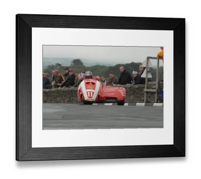 Framed Print : Alan Langton & Jamie Scarffe (Windle Yamaha) 2007 Southern 100 Framed Print : Alan Langton & Jamie Scarffe (Windle Yamaha) 2007 Southern 100