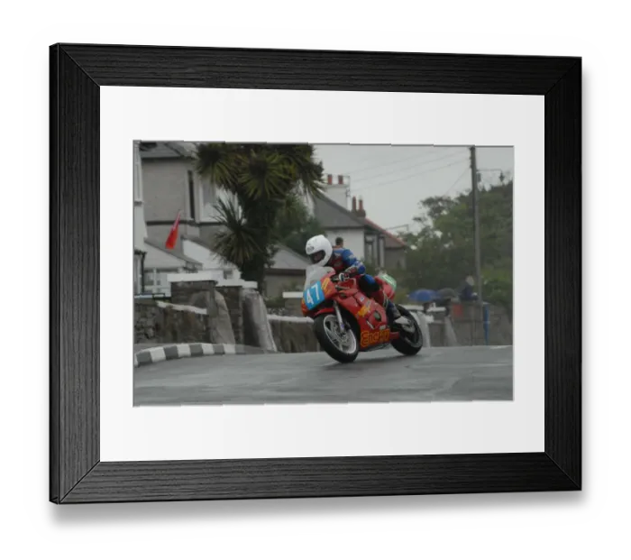 Framed Print : Michael Charnock (Intersport Honda) 2007 Southern 100 Framed Print : Michael Charnock (Intersport Honda) 2007 Southern 100