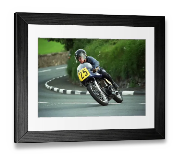 Framed Print : Wally Dawson (Norton) 2000 Classic TT