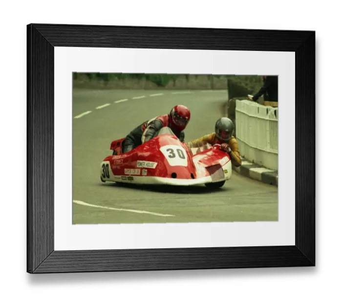 Framed Print : Dick Tapken & Alan Blackhurst (Jacob Yamaha) 1988 Sidecar TT Framed Print : Dick Tapken & Alan Blackhurst (Jacob Yamaha) 1988 Sidecar TT