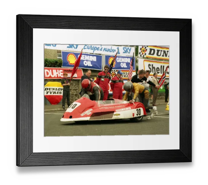 Framed Print : Dick Tapken & Alan Blackhurst (Jacob Yamaha) 1988 Sidecar TT Framed Print : Dick Tapken & Alan Blackhurst (Jacob Yamaha) 1988 Sidecar TT