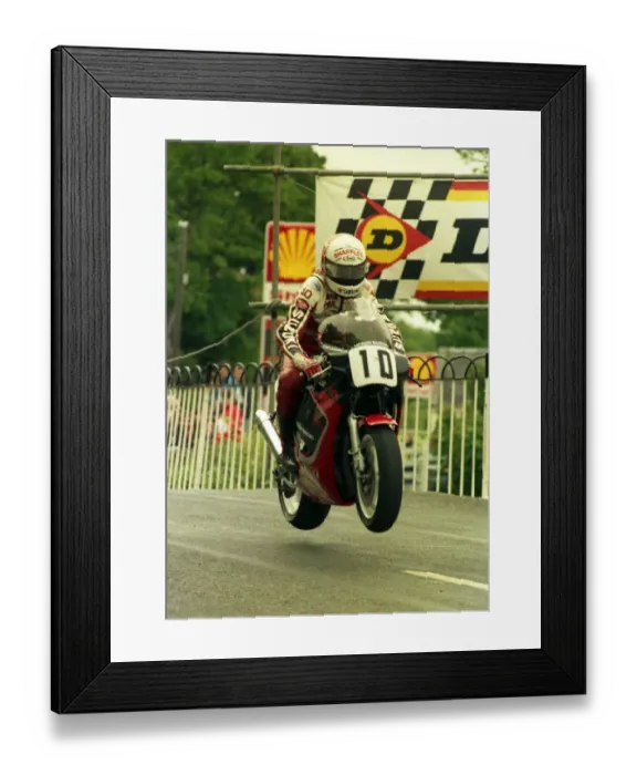 Framed Print : Phil Mellor (Suzuki) 1987 Formula One TT Framed Print : Phil Mellor (Suzuki) 1987 Formula One TT
