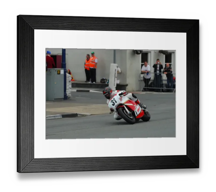 Framed Print : Ben Wylie (Bimota YB4) 2015 Formula One Classic TT Framed Print : Ben Wylie (Bimota YB4) 2015 Formula One Classic TT